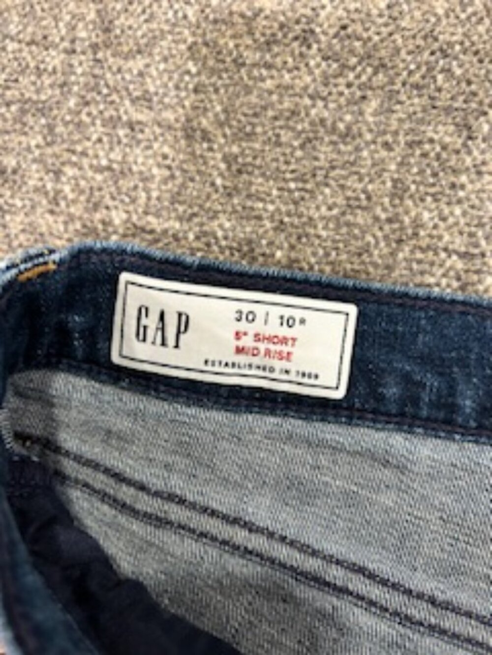 Women's Classic Gap Denim Shorts, Size 10 - Picture 2 of 9